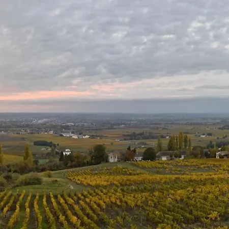 Bed & Breakfast Le Domaine De La Tour Des Vents 4*