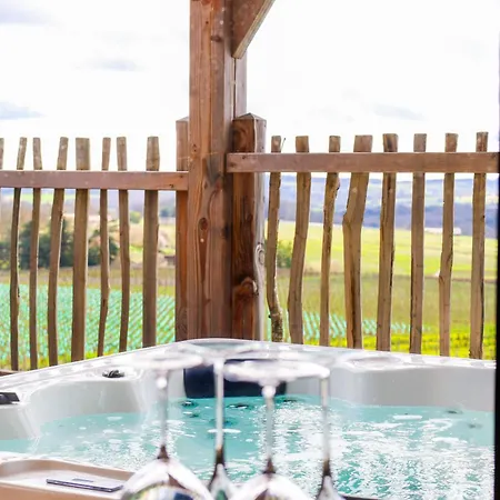 Bed & Breakfast Le Domaine De La Tour Des Vents 4*