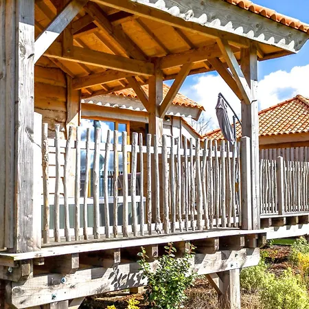 Le Domaine De La Tour Des Vents 4*