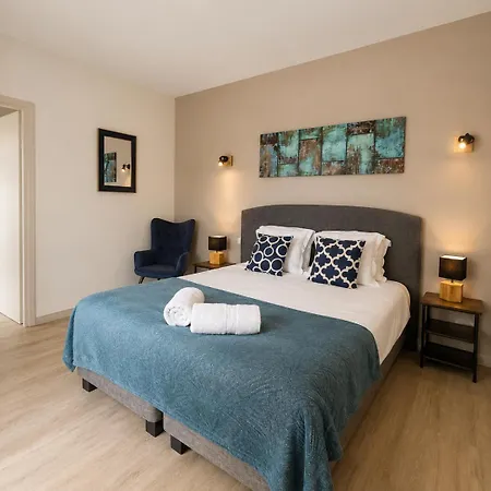 Le Domaine De La Tour Des Vents Bed & Breakfast