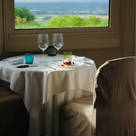 Le Domaine De La Tour Des Vents Bed & Breakfast 4*