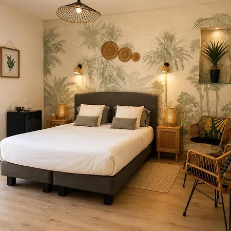 Le Domaine De La Tour Des Vents Bed & Breakfast