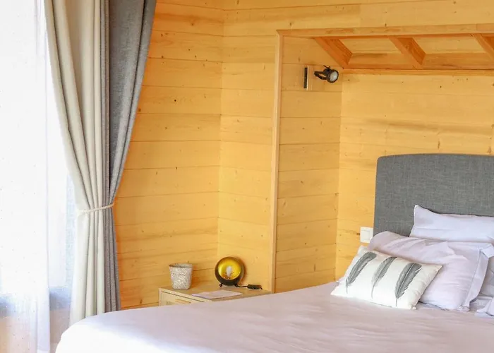 Le Domaine De La Tour Des Vents 4*